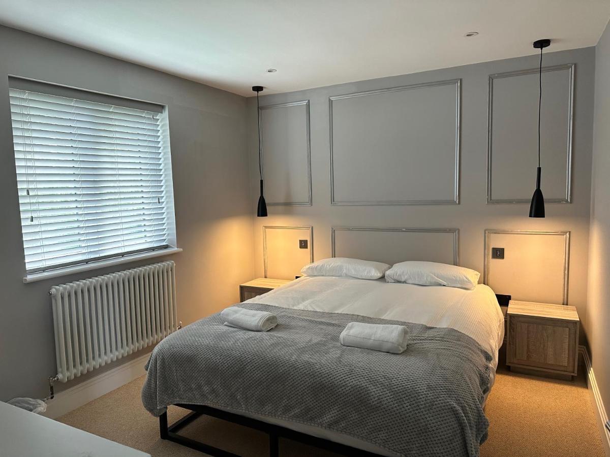 A Luxury 2 Bedroom Apartment Барнет Екстер'єр фото