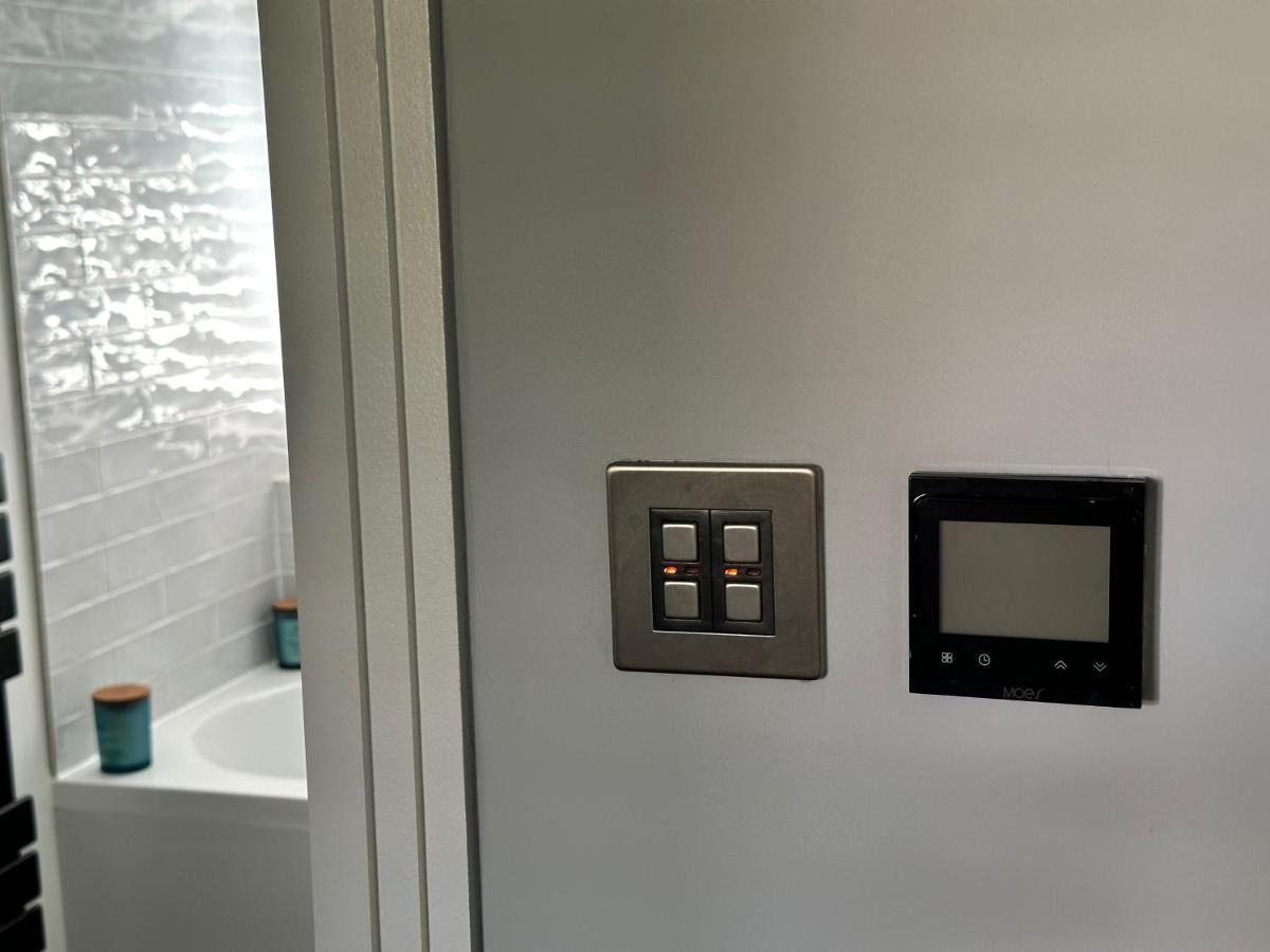 A Luxury 2 Bedroom Apartment Барнет Екстер'єр фото